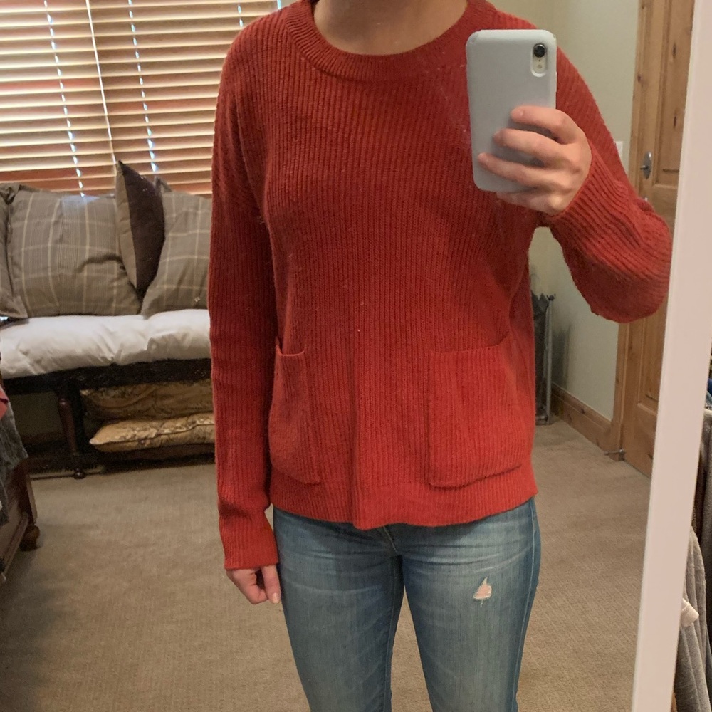 Cute, light red long sleeve Madewell sweater